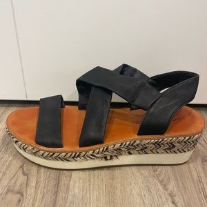 Lucky Brand platform sandals